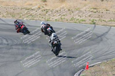 media/Apr-20-2025-AHRMA (Sun) [[393a79c373]]/Race/Group 11 early race/Turn 4b/